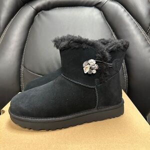 NIB! Ugg Women's Mini Bailey Button Gem In Black Suede Sheepskin Boots Size US5